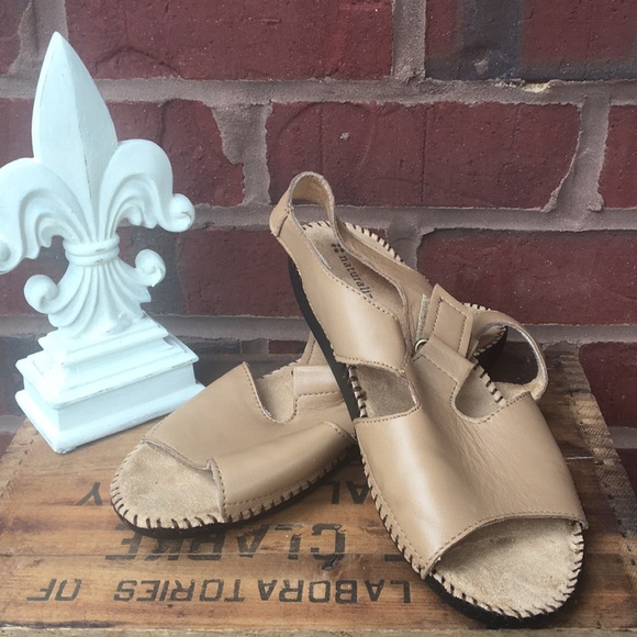 naturalizer ladies sandals